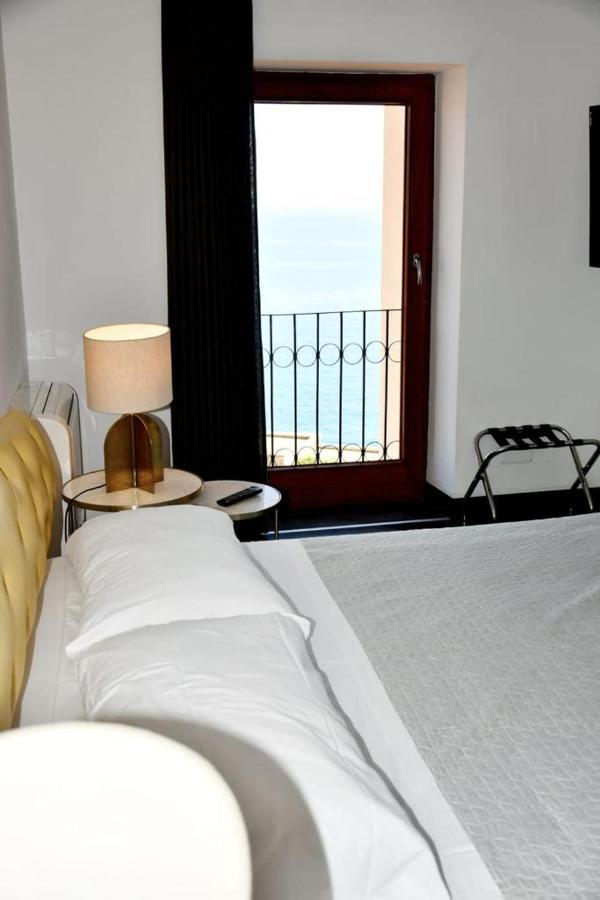 Le Suite Guarinelli B&B Gaeta Exterior photo