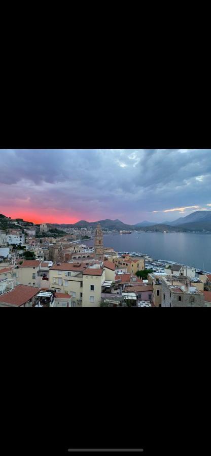 Le Suite Guarinelli B&B Gaeta Exterior photo